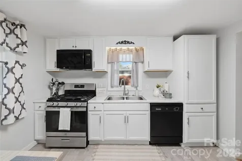32 W Highland Avenue Granite Falls NC 28630