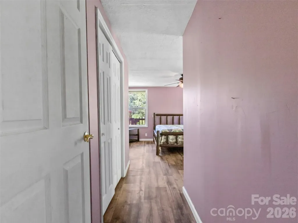 30 Clover Lane Burnsville NC 28714