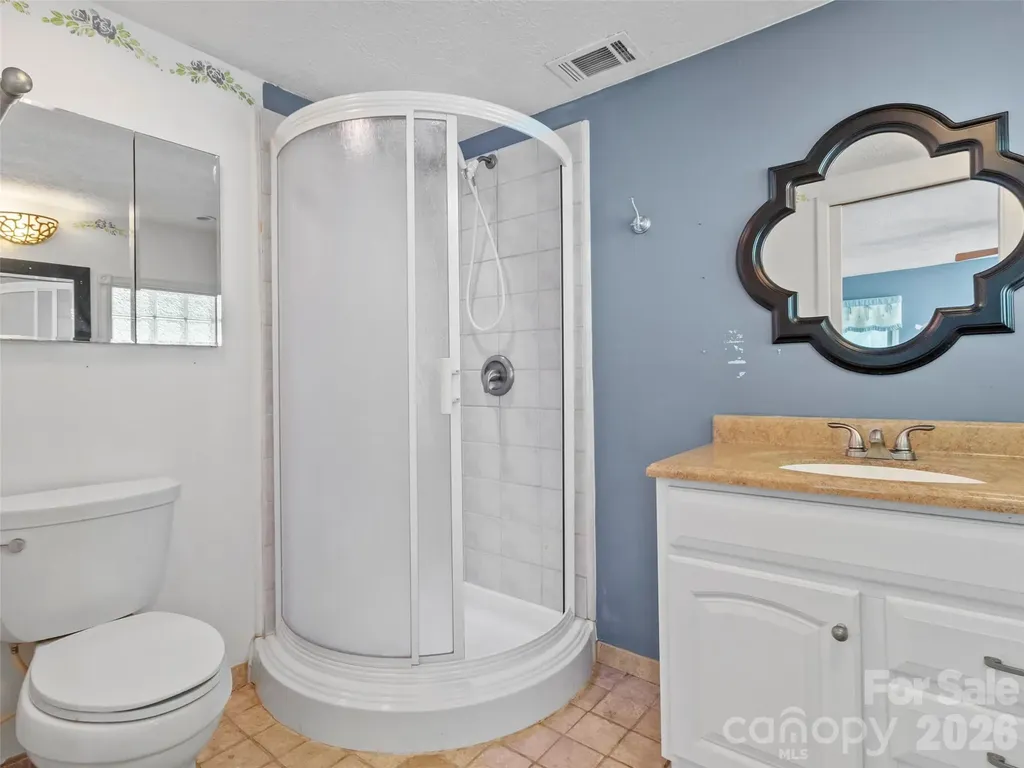 30 Clover Lane Burnsville NC 28714
