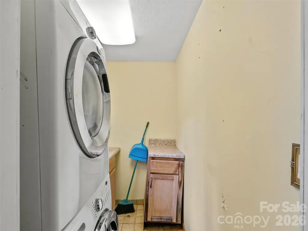 30 Clover Lane Burnsville NC 28714
