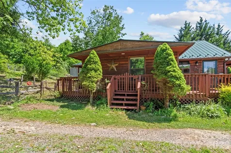 30 Clover Lane Burnsville NC 28714