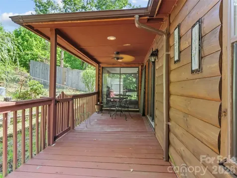 30 Clover Lane Burnsville NC 28714