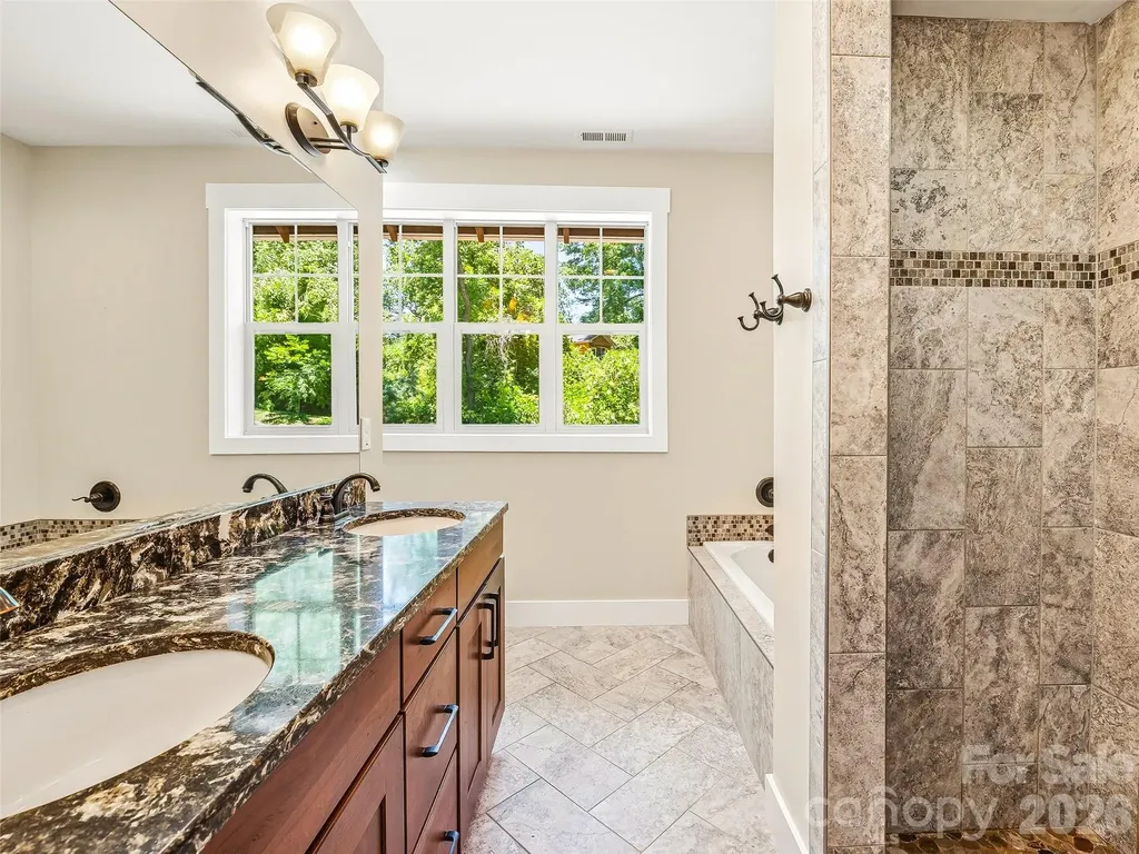 25 Shady Park Lane Asheville NC 28804