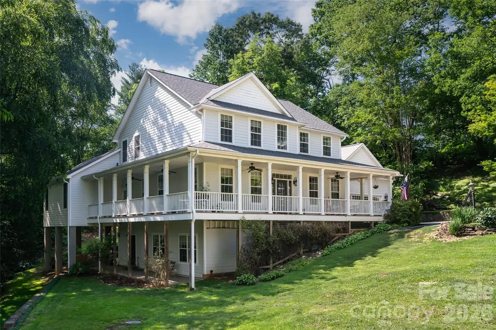 10 Lark Hill Drive Arden NC 28704