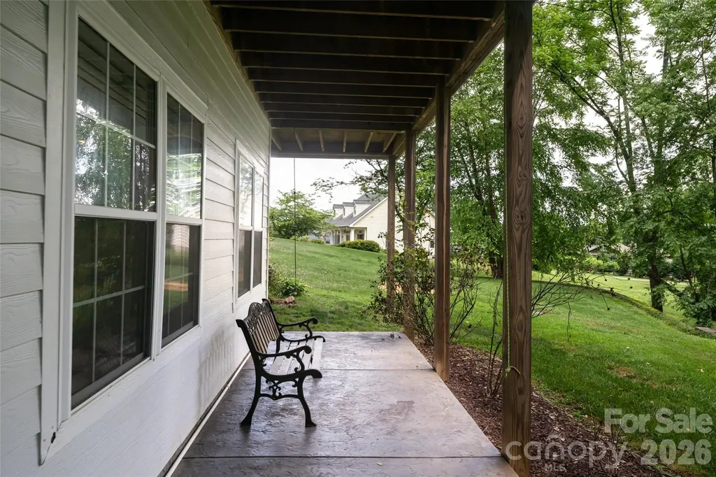10 Lark Hill Drive Arden NC 28704