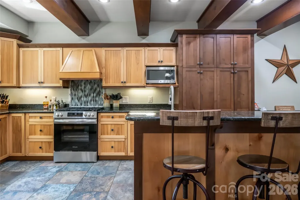 10 Lark Hill Drive Arden NC 28704