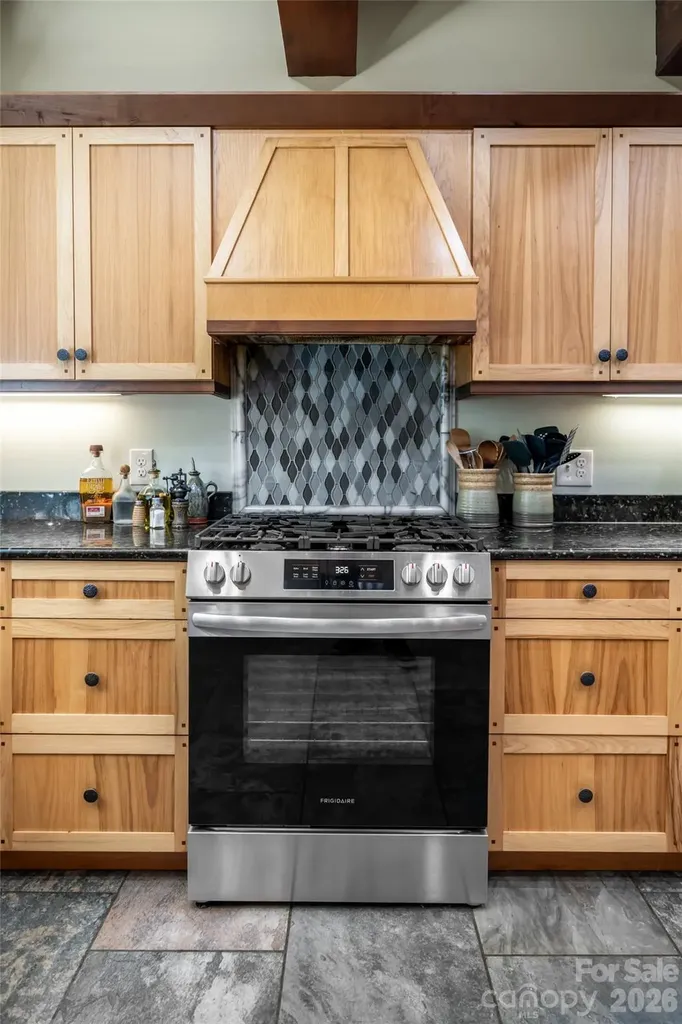 10 Lark Hill Drive Arden NC 28704