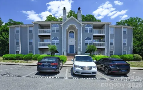 5008 Lawndale Drive Greensboro NC 27455