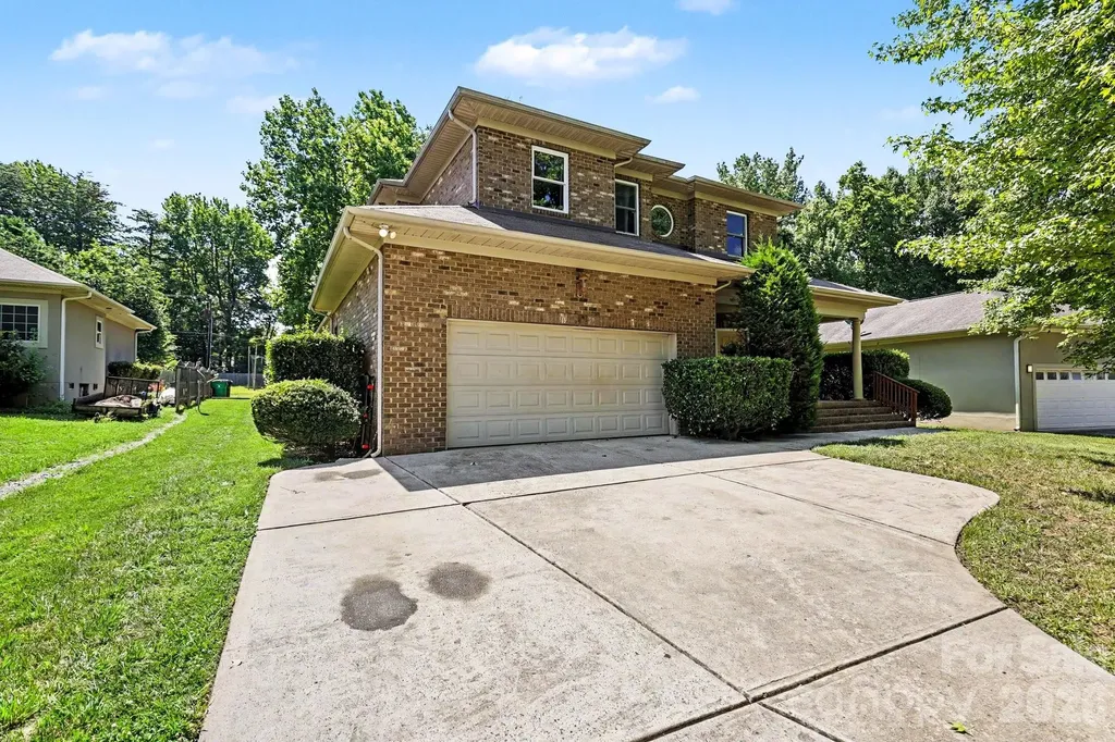 10130 Fairlea Drive Charlotte NC 28269