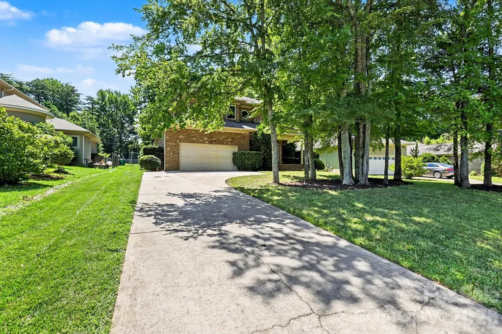 10130 Fairlea Drive Charlotte NC 28269