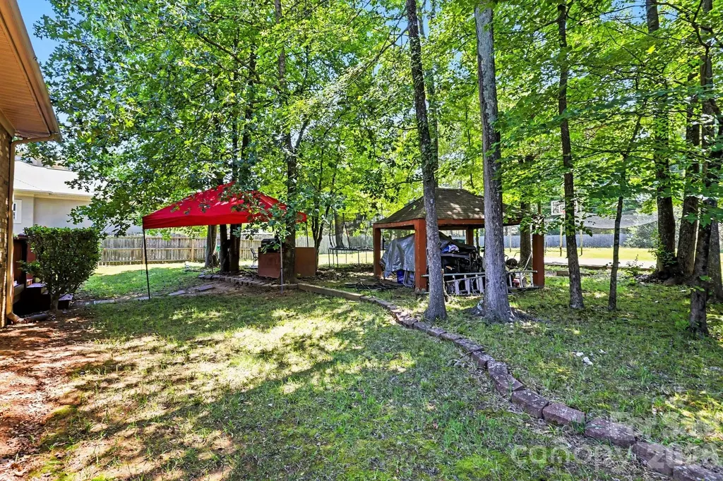10130 Fairlea Drive Charlotte NC 28269