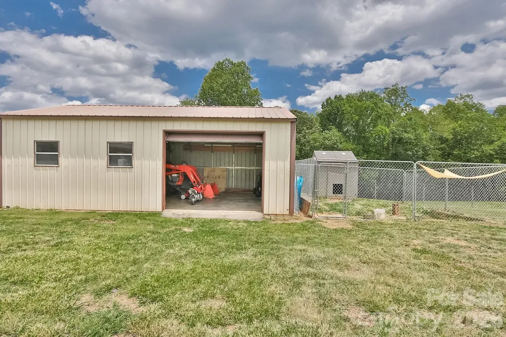 2726 Cedar Forest Road Ronda NC 28670