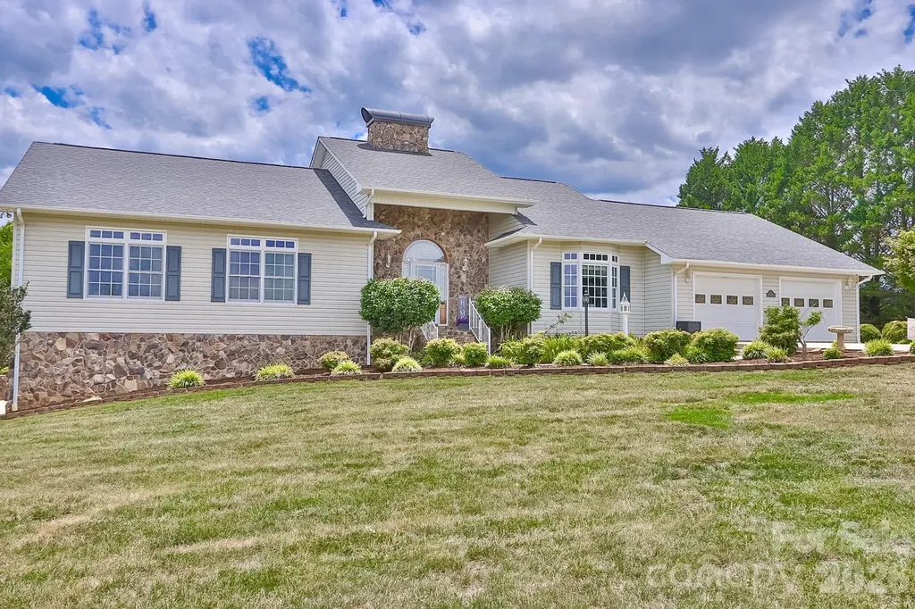 2726 Cedar Forest Road Ronda NC 28670