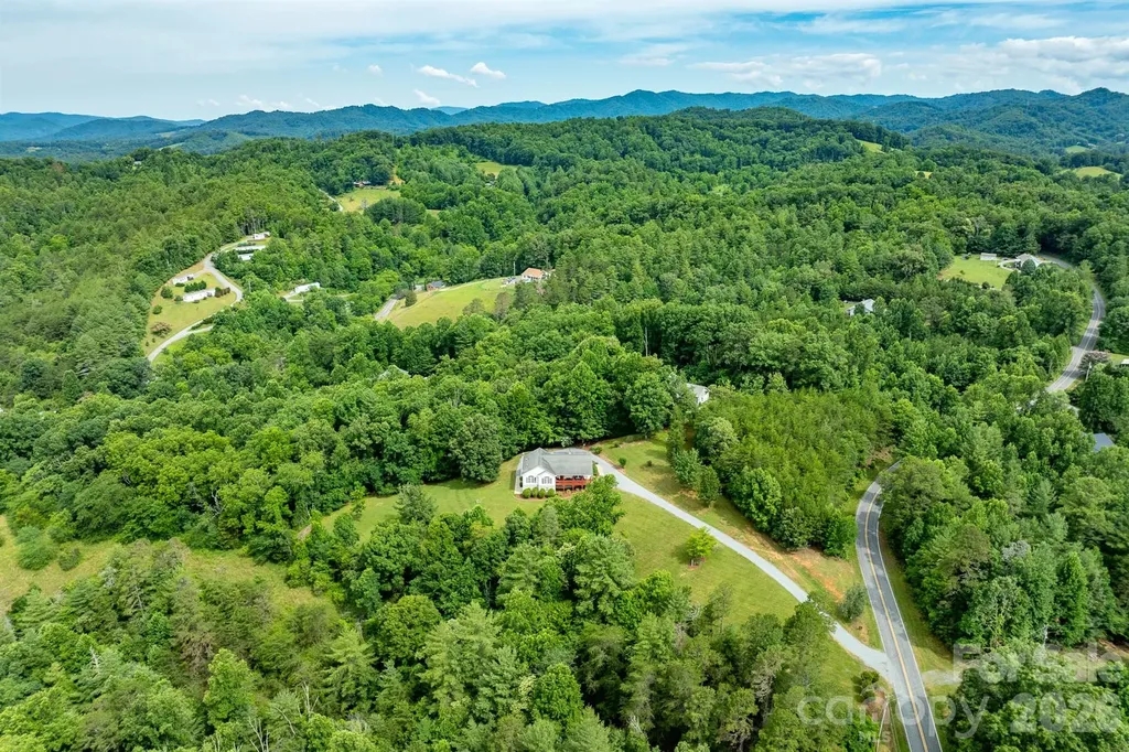 1697 Windswept Ridge Marshall NC 28753