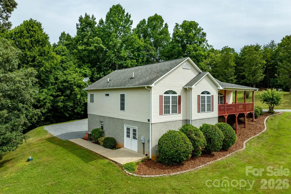 1697 Windswept Ridge Marshall NC 28753