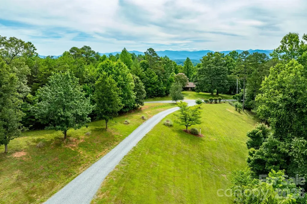 1697 Windswept Ridge Marshall NC 28753