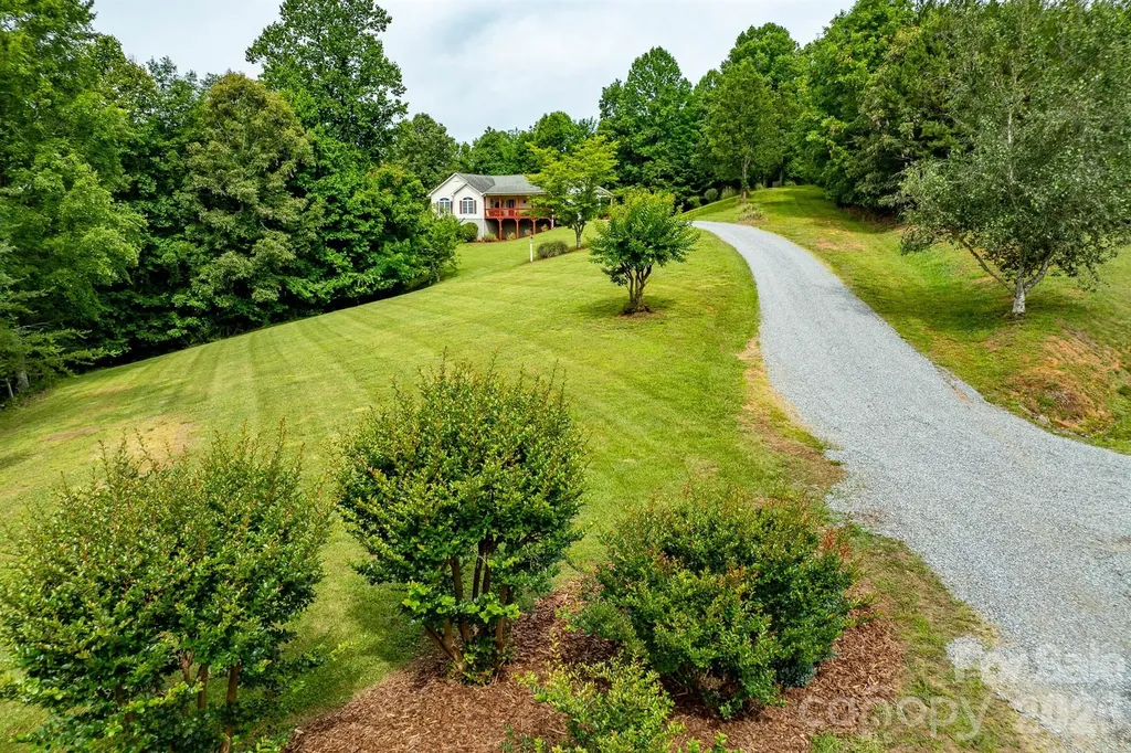 1697 Windswept Ridge Marshall NC 28753
