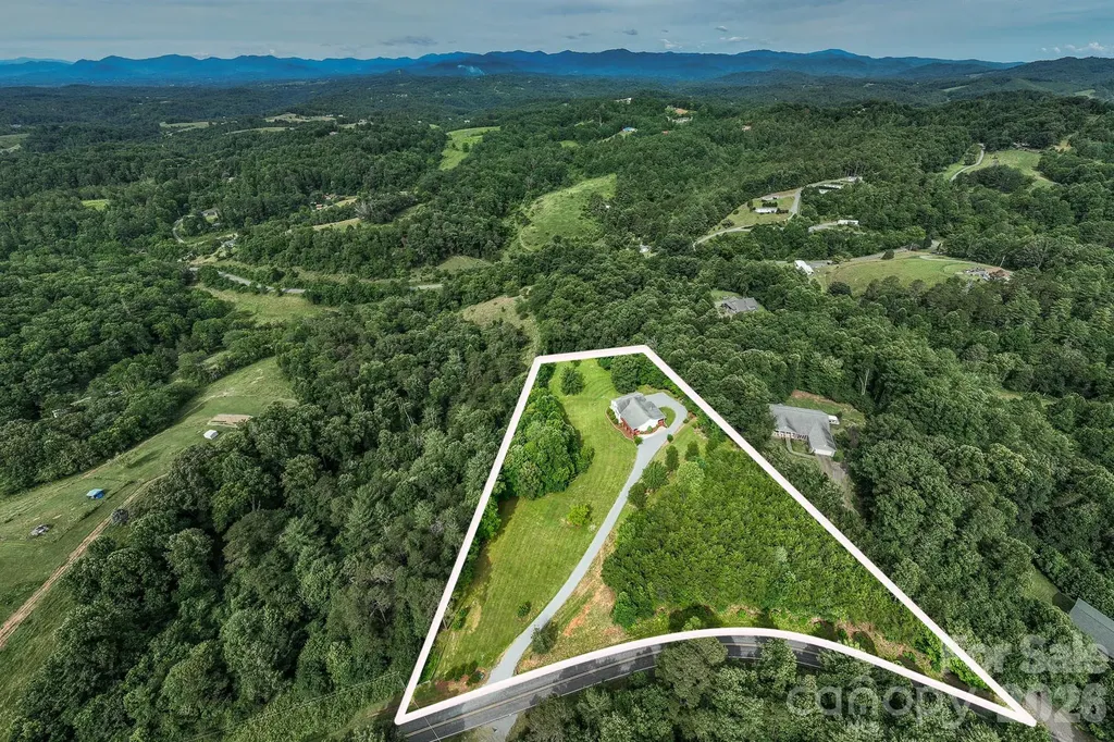 1697 Windswept Ridge Marshall NC 28753