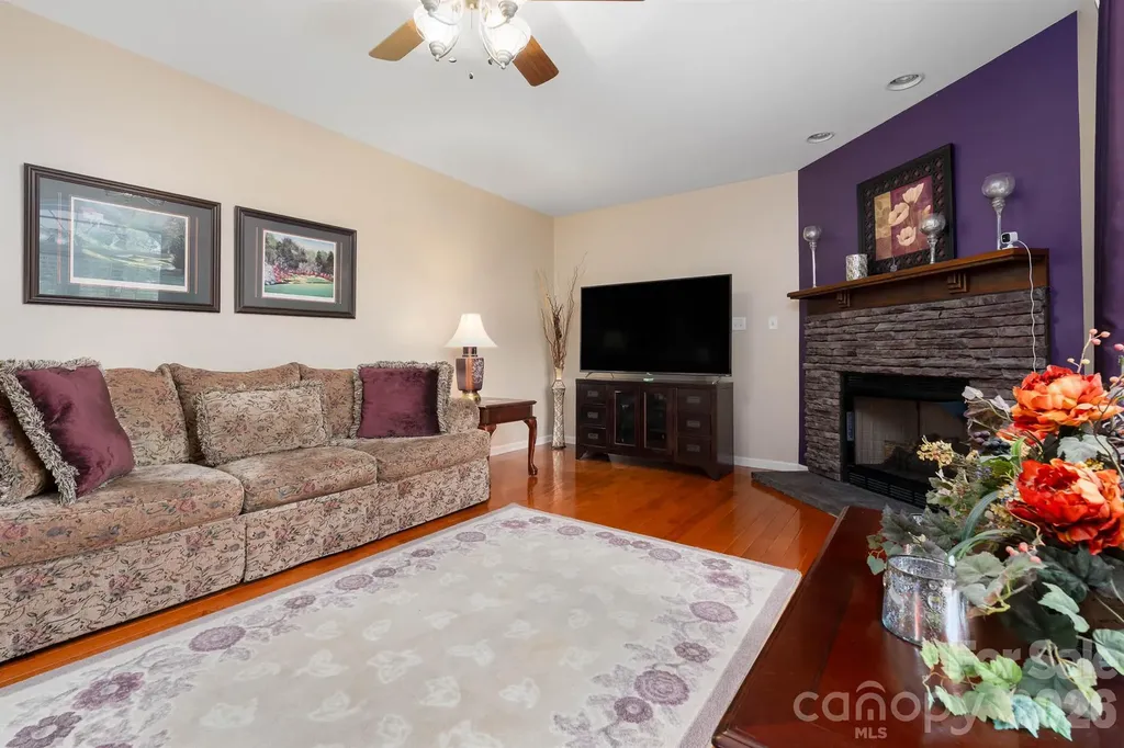 1697 Windswept Ridge Marshall NC 28753
