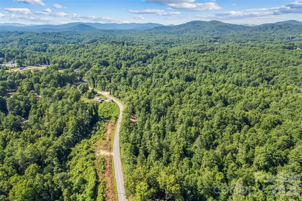 2229 Old Highway 10 Highway Nebo NC 28761