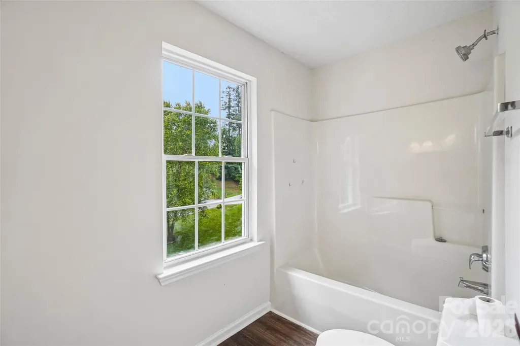 124 Karla Circle Hendersonville NC 28739