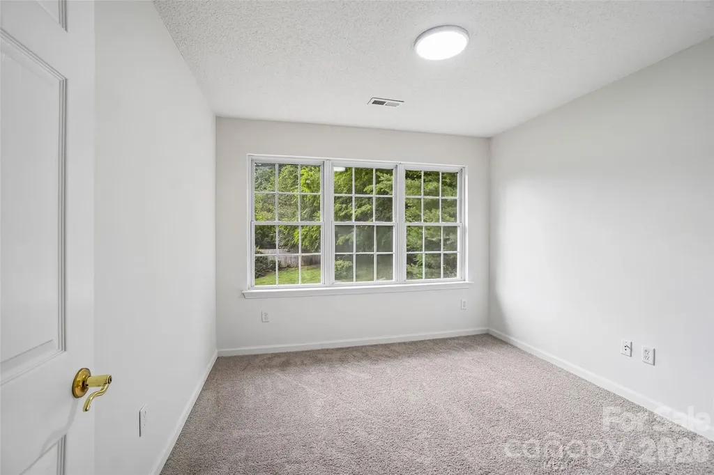 124 Karla Circle Hendersonville NC 28739