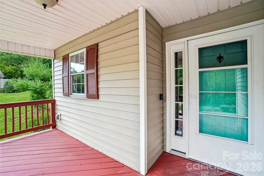 124 Karla Circle Hendersonville NC 28739