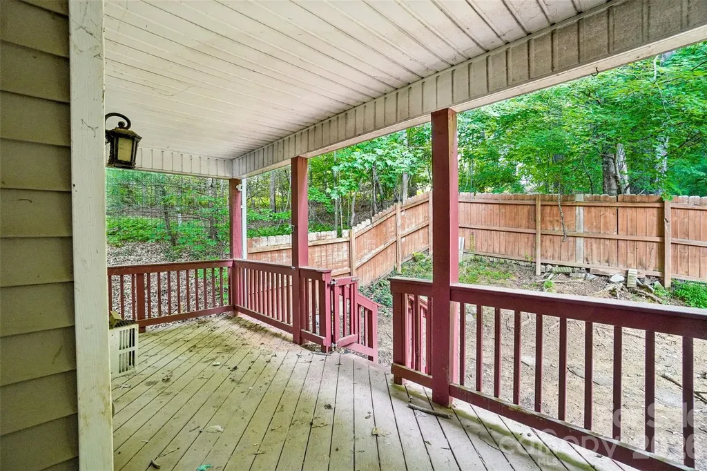 124 Karla Circle Hendersonville NC 28739