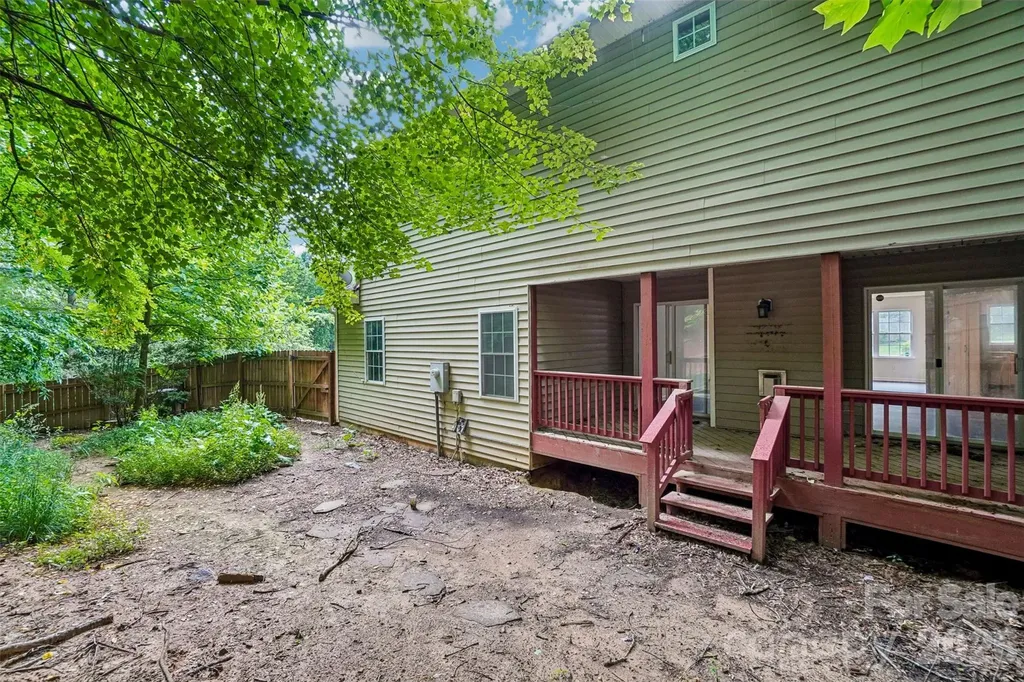124 Karla Circle Hendersonville NC 28739