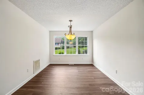 124 Karla Circle Hendersonville NC 28739