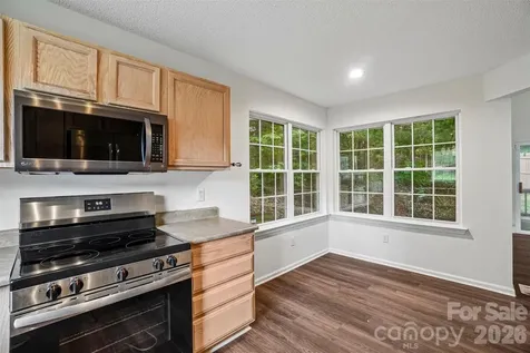 124 Karla Circle Hendersonville NC 28739