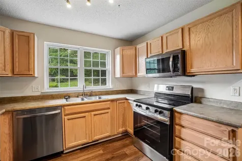 124 Karla Circle Hendersonville NC 28739