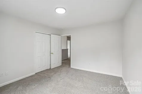 124 Karla Circle Hendersonville NC 28739