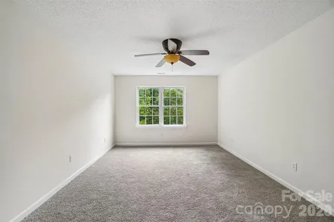 124 Karla Circle Hendersonville NC 28739
