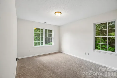 124 Karla Circle Hendersonville NC 28739
