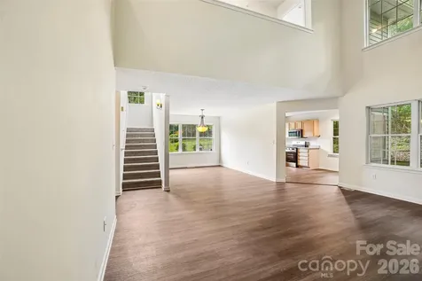 124 Karla Circle Hendersonville NC 28739