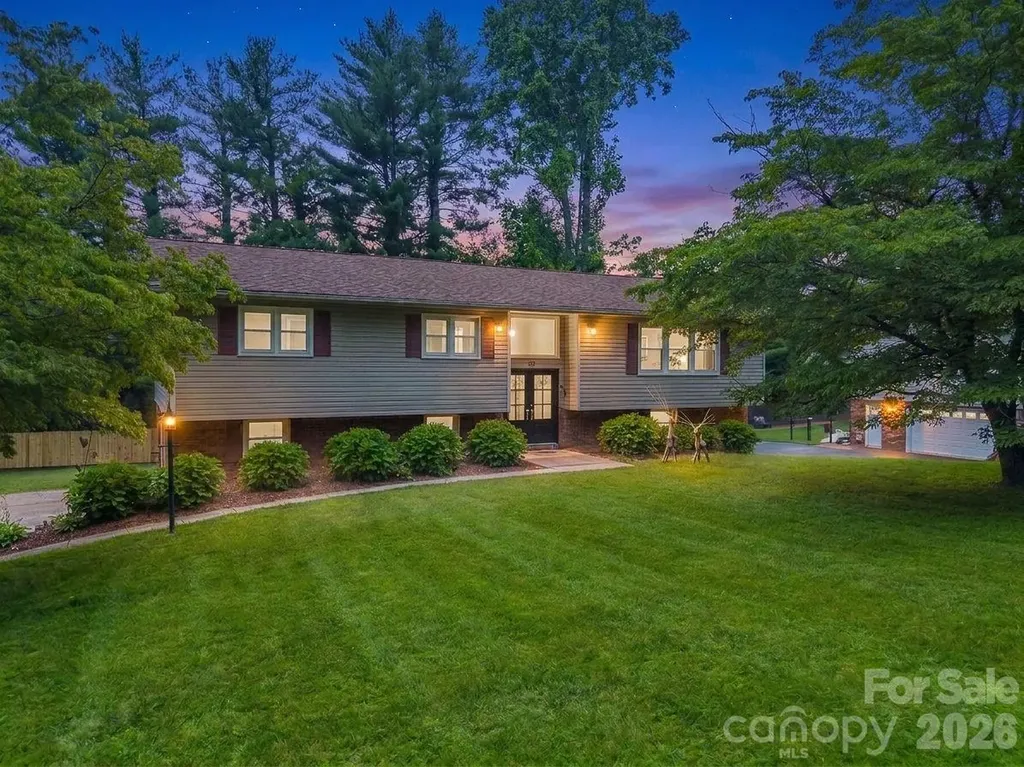 59 Underhill Road Hendersonville NC 28792