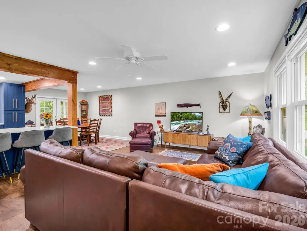 59 Underhill Road Hendersonville NC 28792