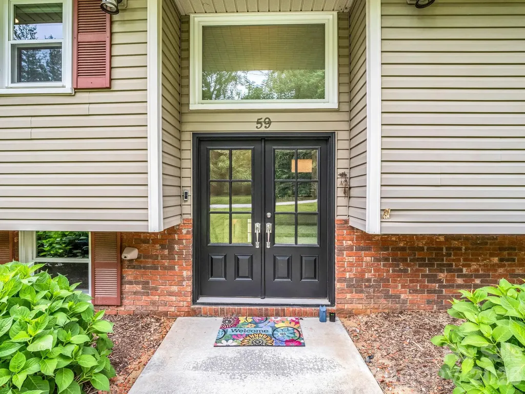 59 Underhill Road Hendersonville NC 28792