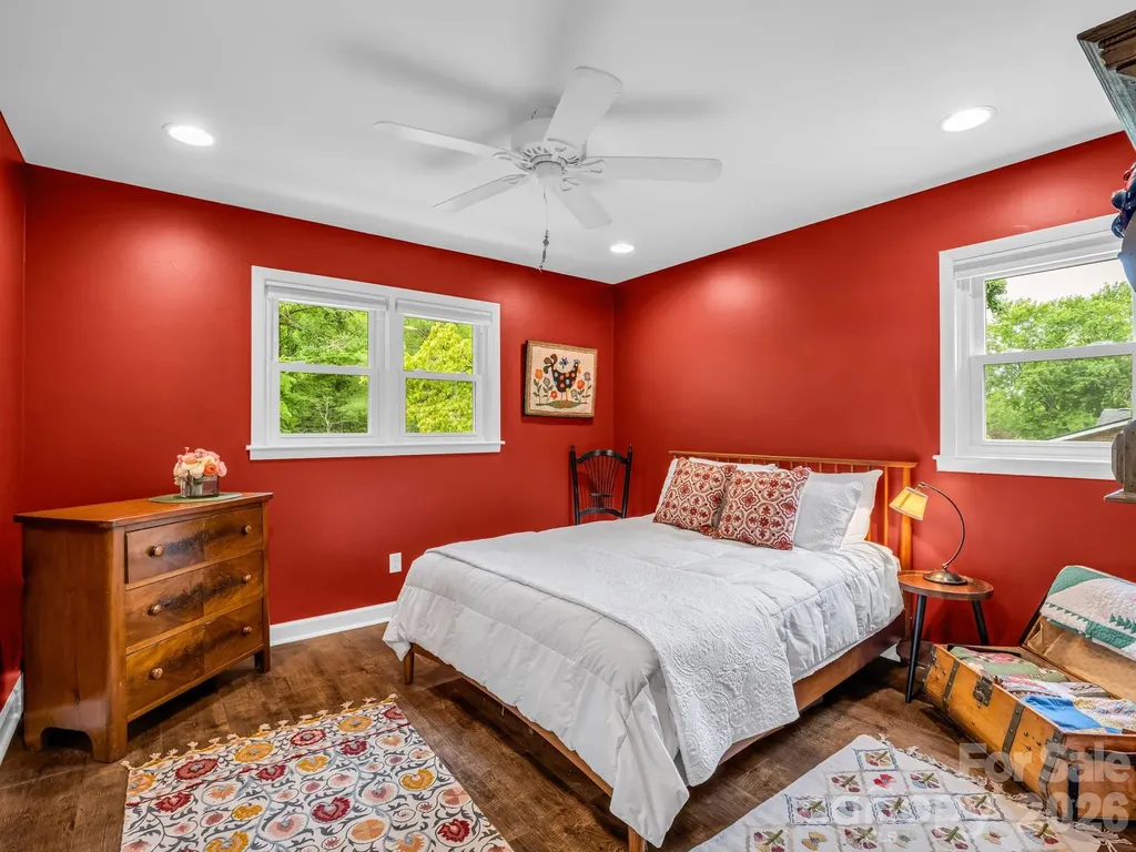 59 Underhill Road Hendersonville NC 28792
