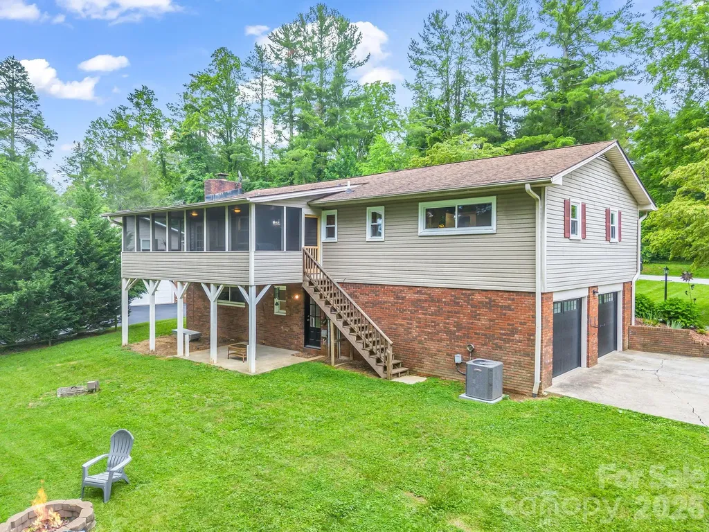59 Underhill Road Hendersonville NC 28792
