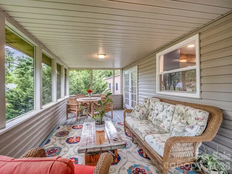 59 Underhill Road Hendersonville NC 28792