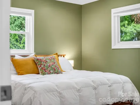 59 Underhill Road Hendersonville NC 28792