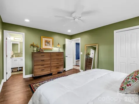 59 Underhill Road Hendersonville NC 28792
