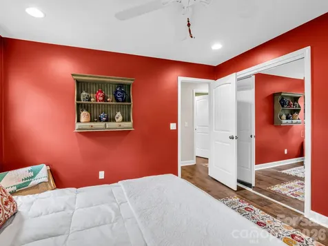 59 Underhill Road Hendersonville NC 28792