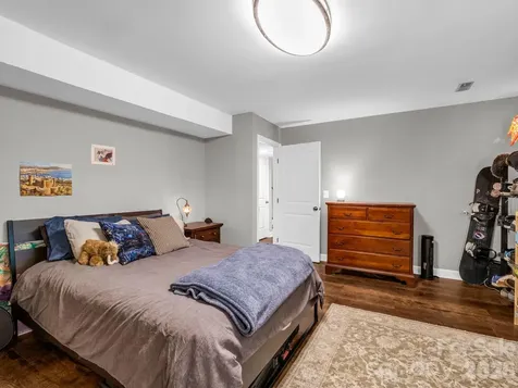 59 Underhill Road Hendersonville NC 28792