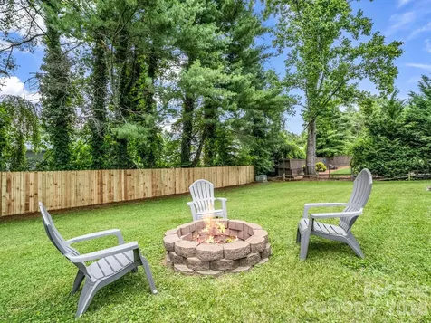 59 Underhill Road Hendersonville NC 28792