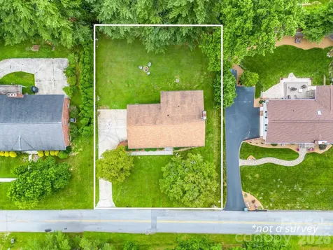 59 Underhill Road Hendersonville NC 28792