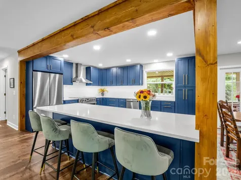 59 Underhill Road Hendersonville NC 28792