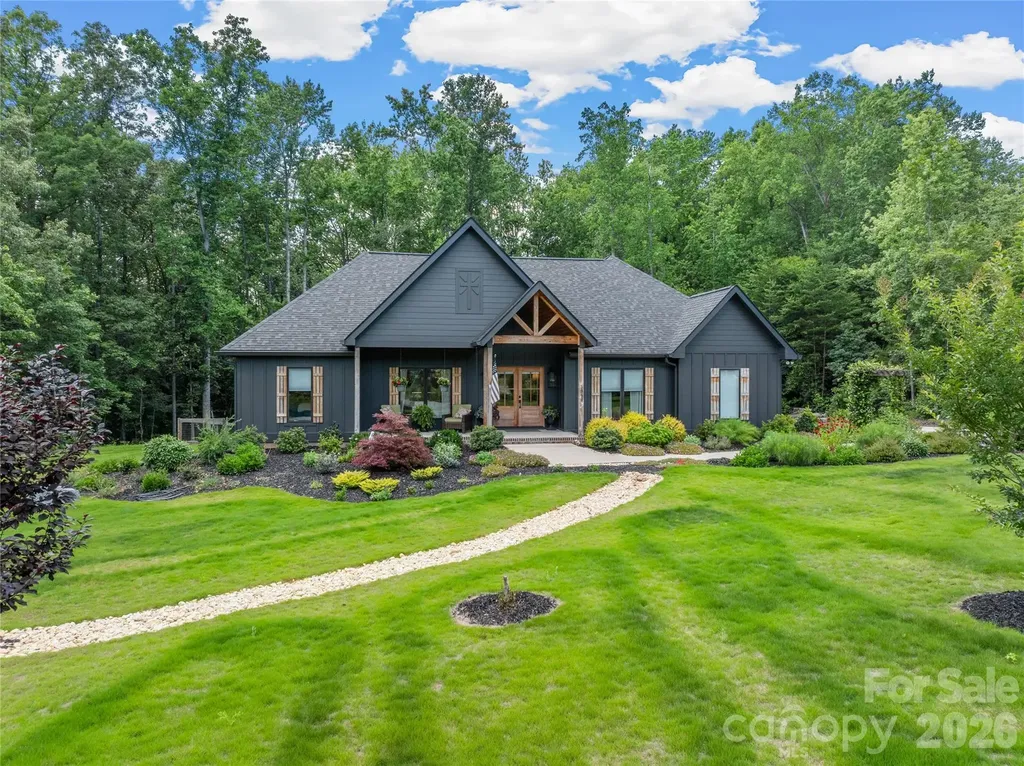 1844 Golf Course Road Columbus NC 28722
